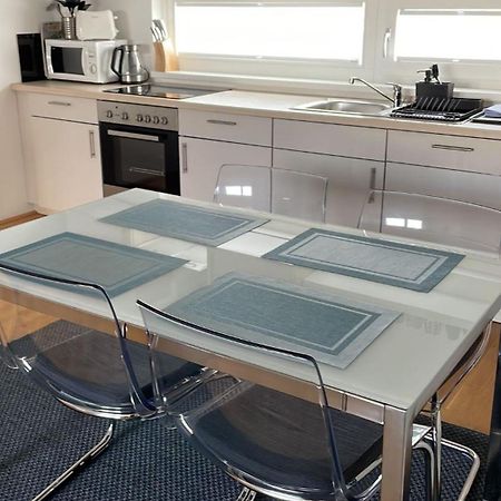 2 Bedroom Apartment Next To Metro U1 And Garage Parking Виена Екстериор снимка