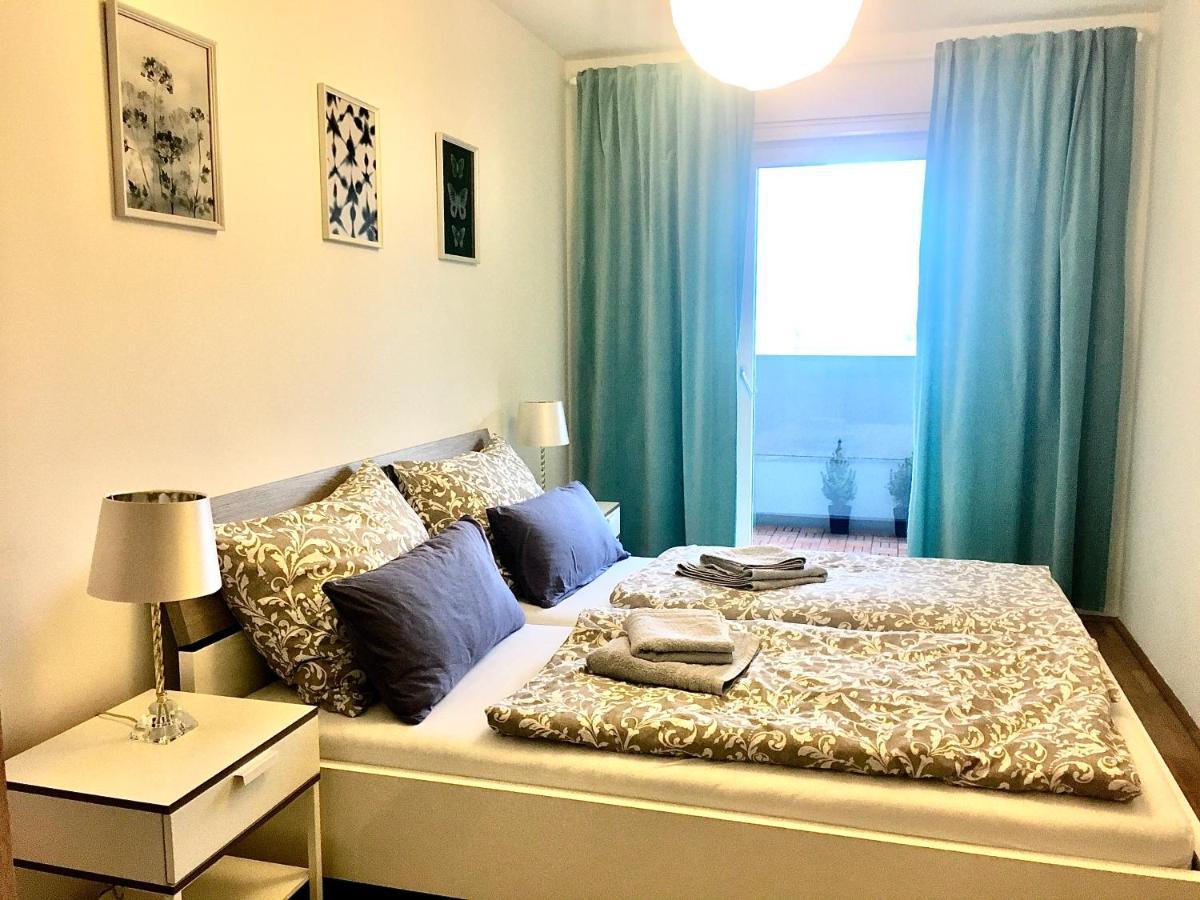 2 Bedroom Apartment Next To Metro U1 And Garage Parking Виена Екстериор снимка