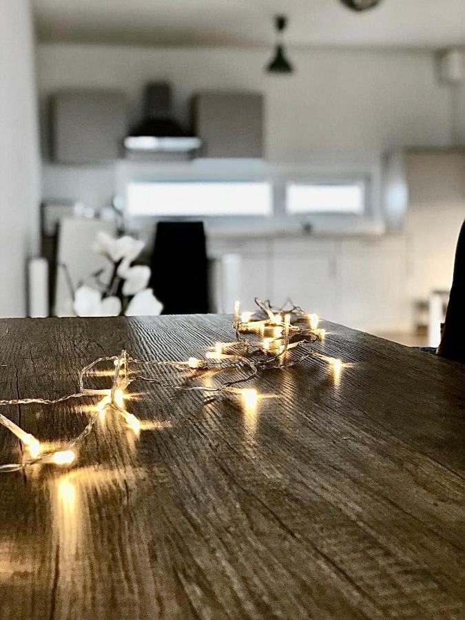 2 Bedroom Apartment Next To Metro U1 And Garage Parking Виена Екстериор снимка