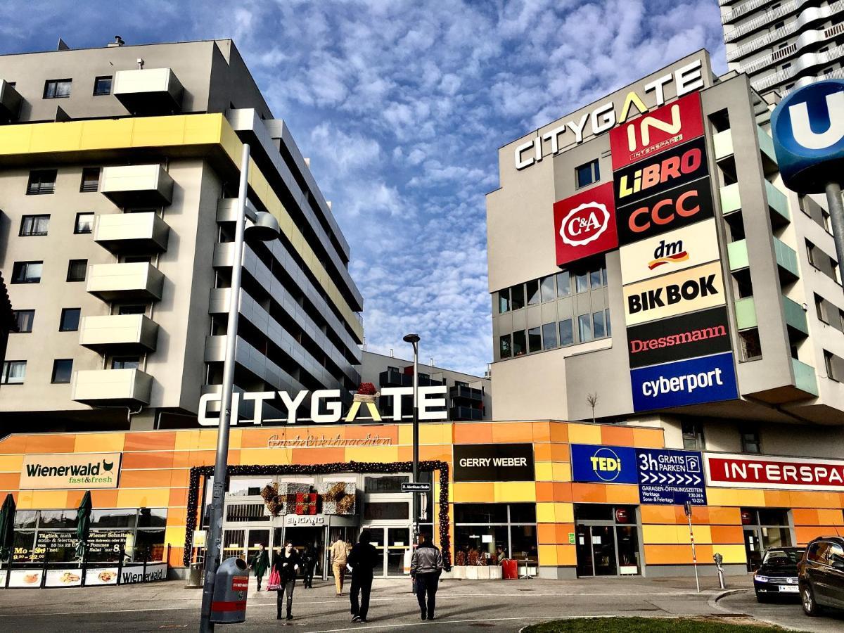2 Bedroom Apartment Next To Metro U1 And Garage Parking Виена Екстериор снимка