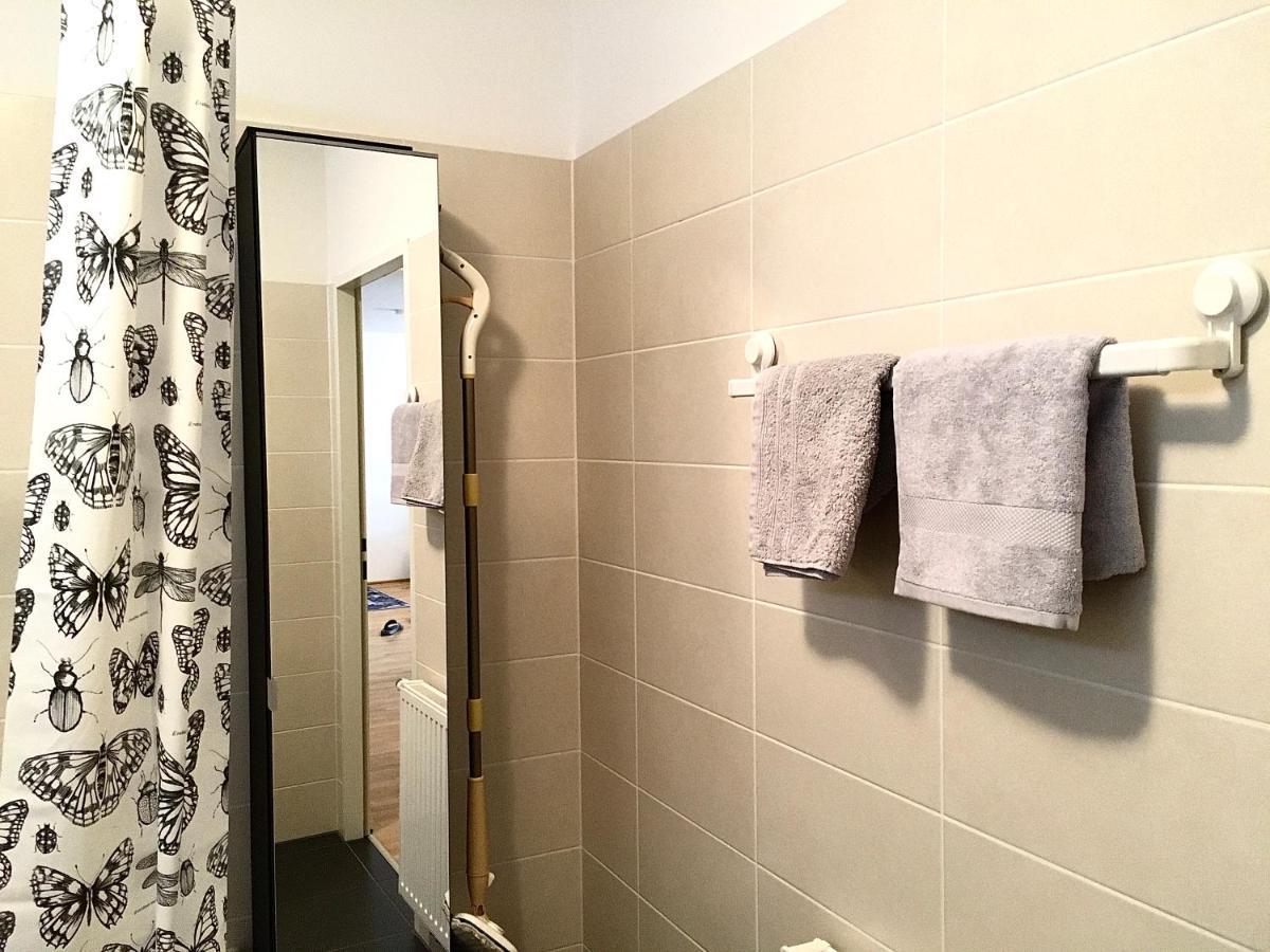 2 Bedroom Apartment Next To Metro U1 And Garage Parking Виена Екстериор снимка