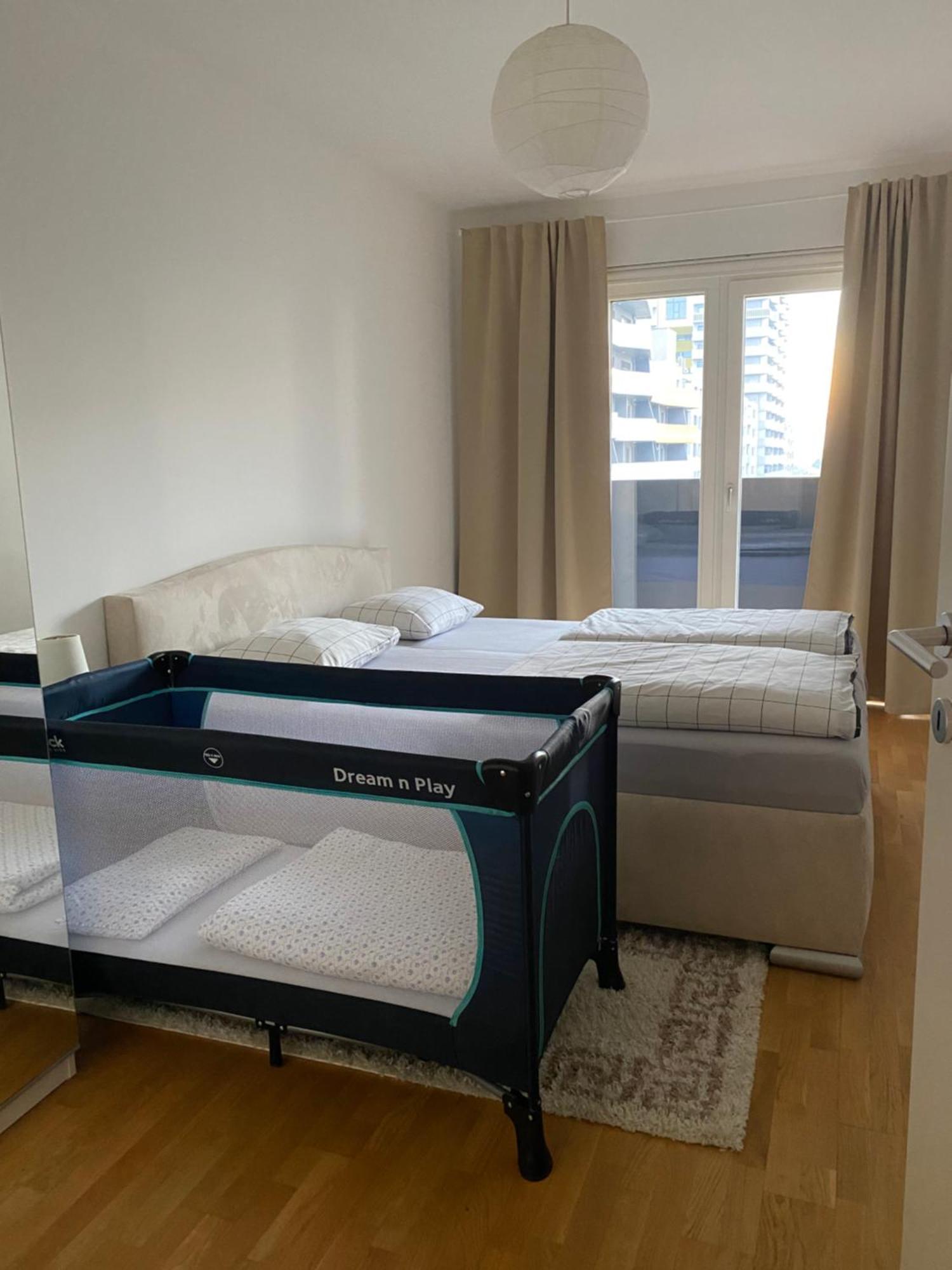 2 Bedroom Apartment Next To Metro U1 And Garage Parking Виена Екстериор снимка